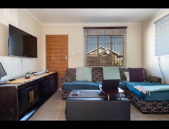 3 BEDROOM HOUSE FOR SALE IN SKY CITY